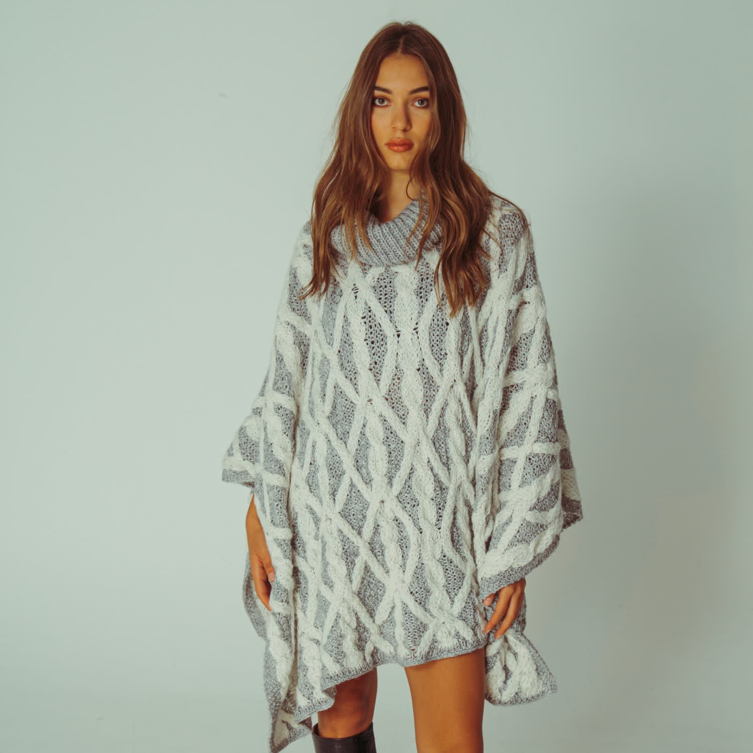 SOFIA KNITTED PONCHO WITH COLLAR