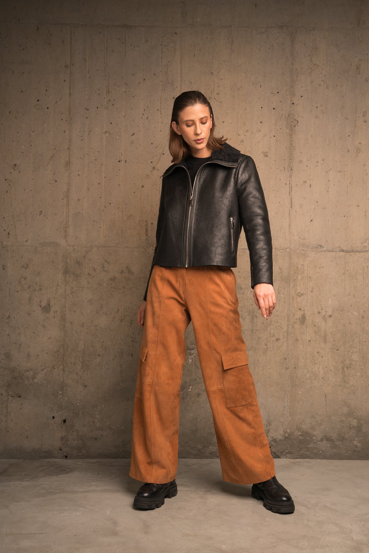 CHAQUETA DE PIEL DE OVEJA CON CREMALLERA CUADRADA MARIA ANDREA