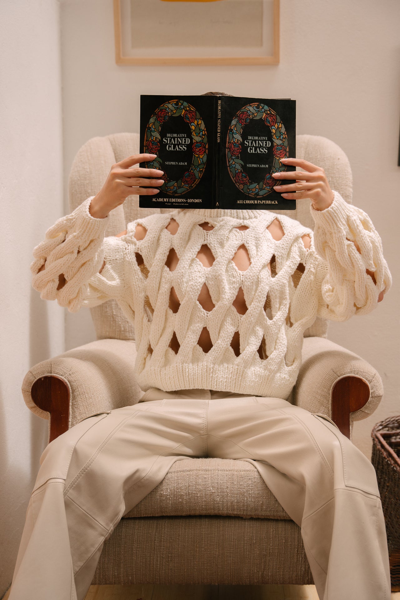 LARA SUPER HOLLOW KNIT SWEATER