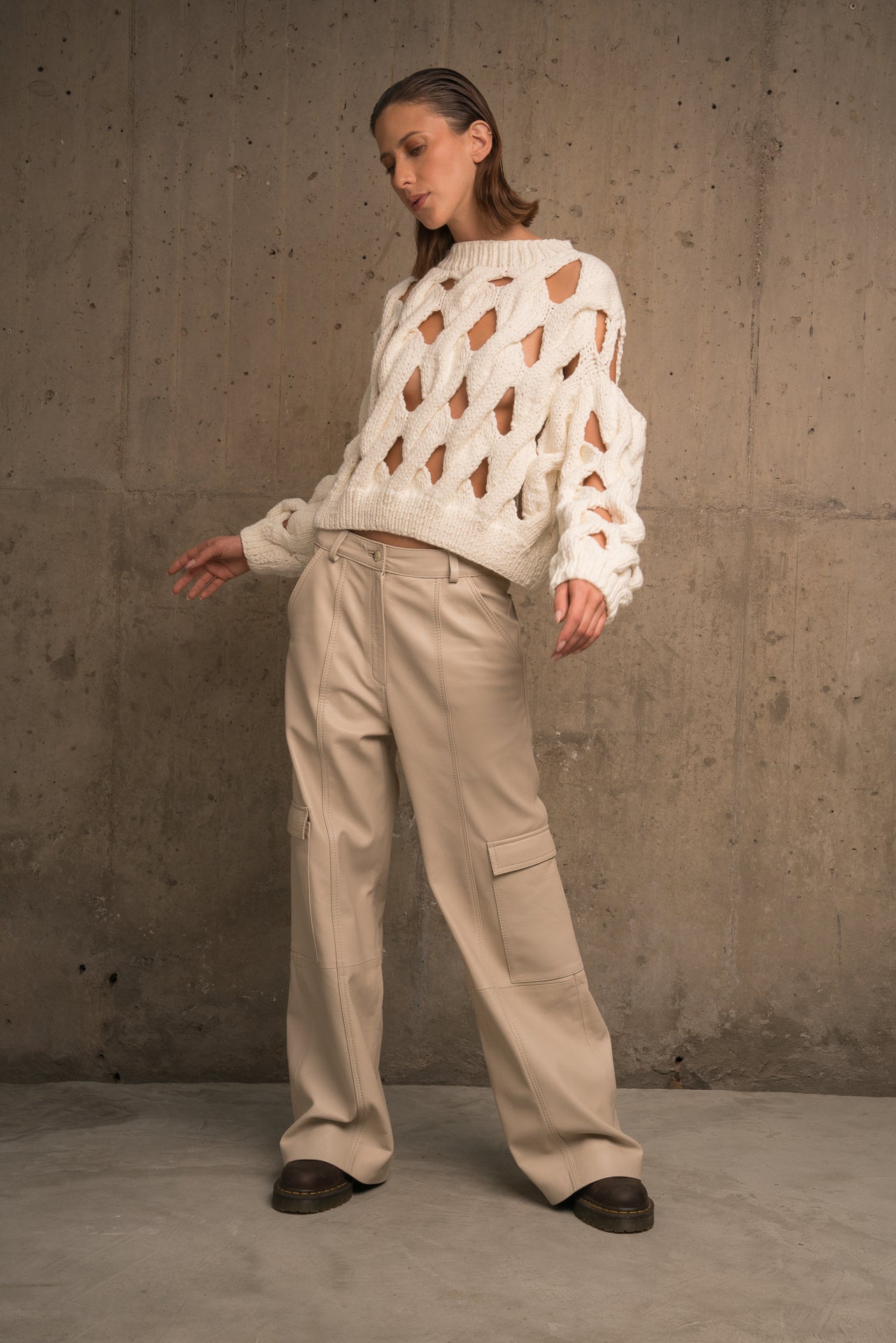 LARA SUPER HOLLOW KNIT SWEATER